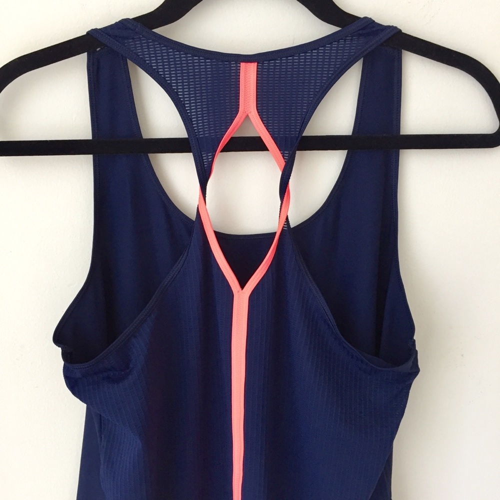 Under Armour workout tank top - Picture 3 of 4